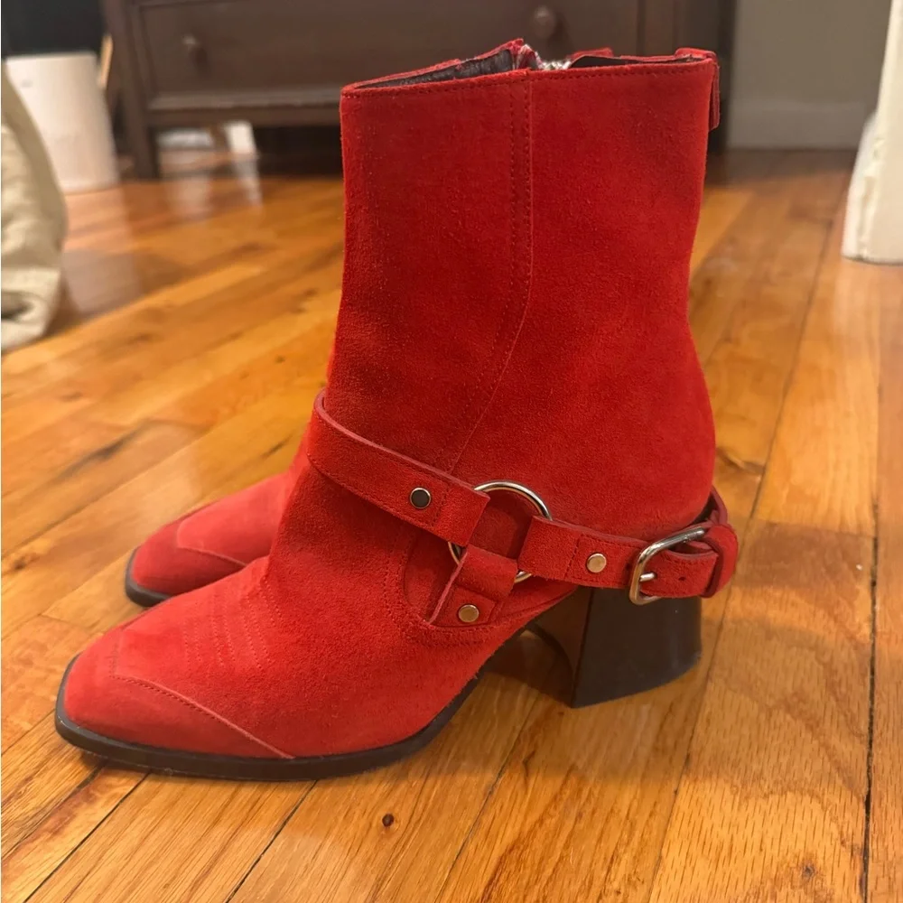 Labucq Red Heeled Boots - Picture 4 of 8